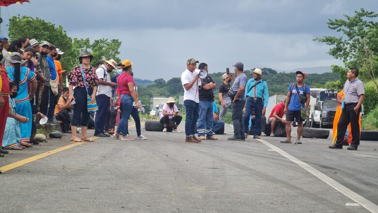 Gobierno presenta nueva propuesta a indígenas para que reabran la vía Interamericana