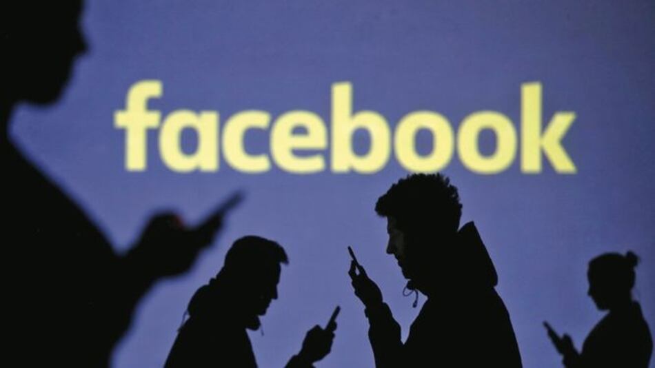 Gobierno busca ayuda de Facebook para revisar conversaciones