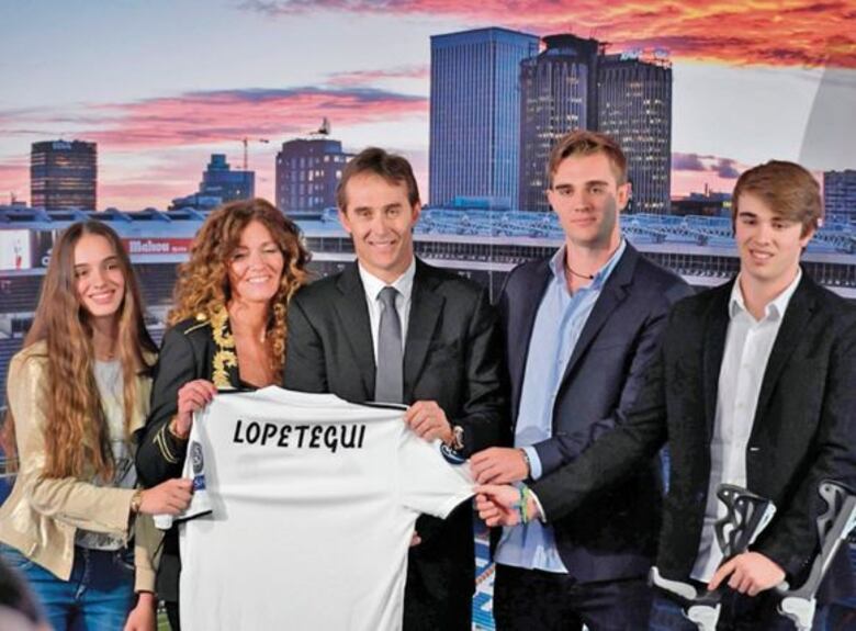 Julen Lopetegui se defiende en su presentación