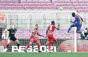 Atlético sigue líder; Barcelona se rezaga