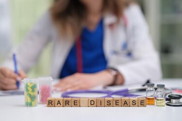 Diagnóstico tardío, poca investigación y falta de tratamientos: Los desafíos de las enfermedades raras