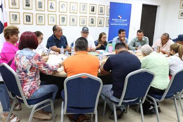 Meduca y gremios docentes alcanzan   acuerdos por un año escolar sin sobresaltos