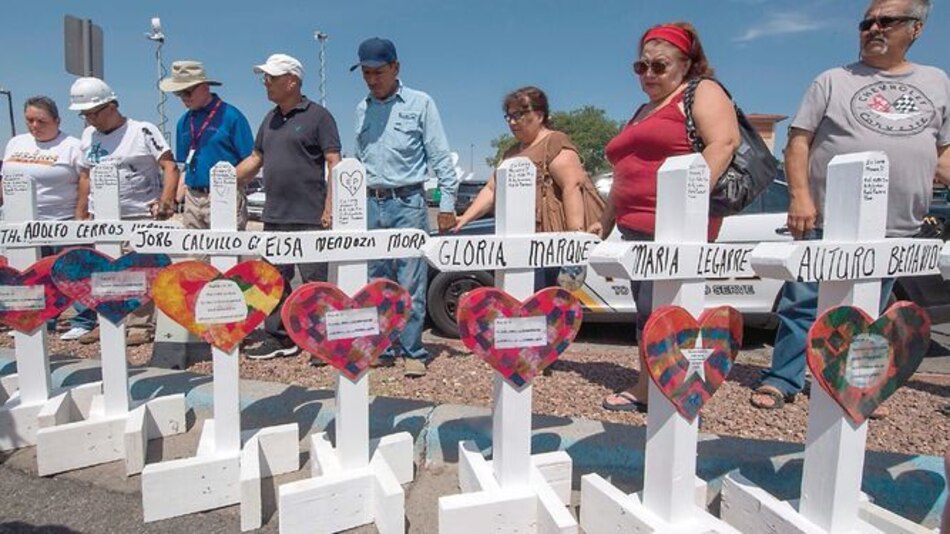 Donald Trump ataca ideología racista; evita hablar de armas