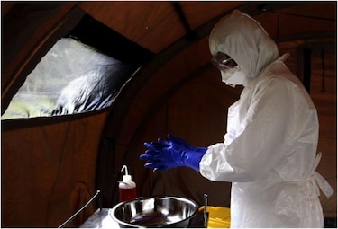 Médico cubano contrae ébola en Sierra Leona