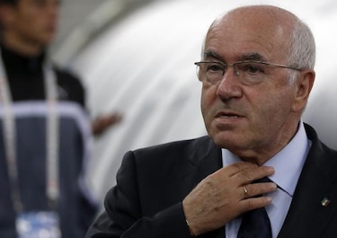 Presidente del fútbol italiano es suspendido por racismo