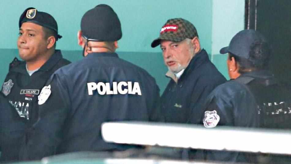 MP entrega a defensa de Martinelli copias de discos con grabaciones a las víctimas