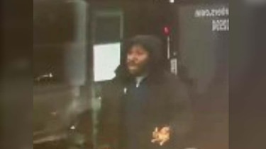 El ferroviario que se convirtió en un héroe al salvar varias vidas durante un apuñalamiento masivo en un tren de Inglaterra