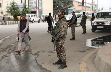 Ejércitos de India y Pakistán hablarán de nuevo el 12 de mayo tras alcanzar alto el fuego