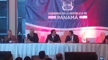 Presidente sustenta proyecto de descentralización a ediles y alcaldes