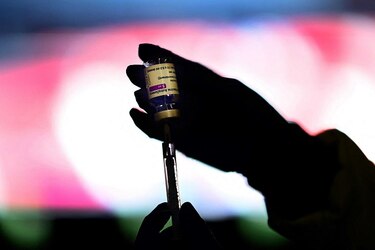 España reserva la vacuna de AstraZeneca para los mayores de 60 años