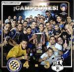 "Gracias a Dios somos campeones", el panameño Rolando Escobar