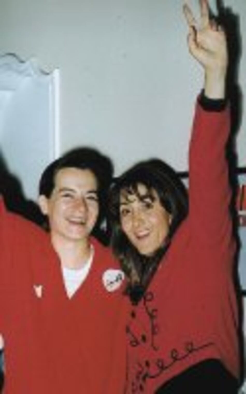 Libro sobre hijo de candidata en cautiverio desata polémica