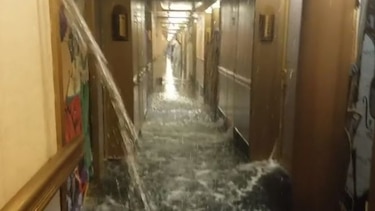 Crucero en el Caribe, inundado por ruptura de tubería