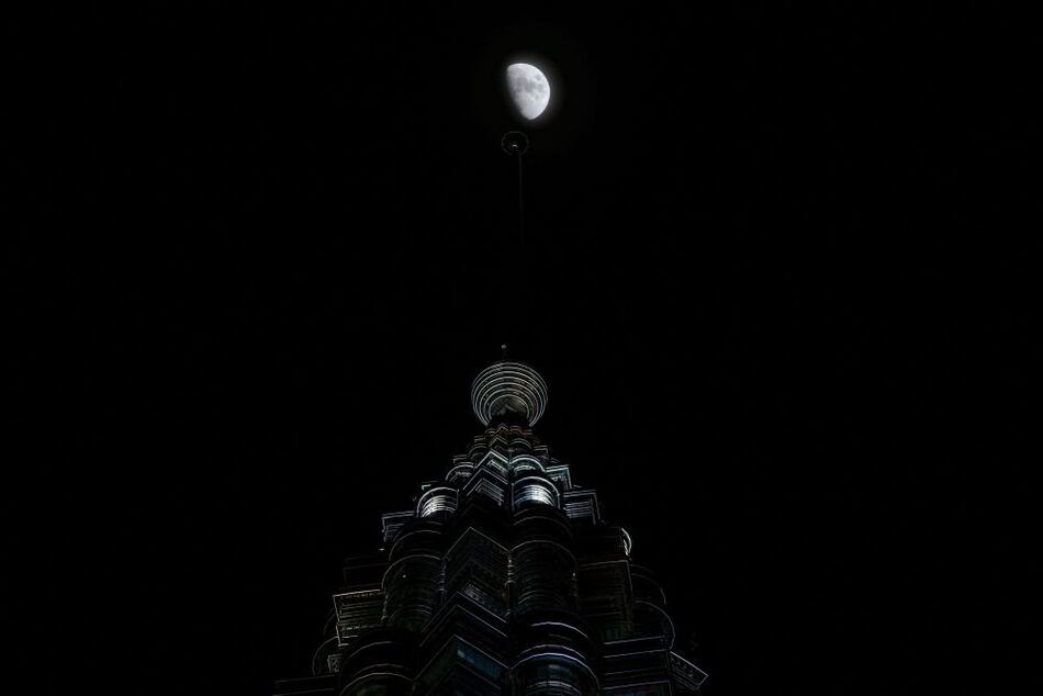 Hay más agua de lo que se creía en la Luna