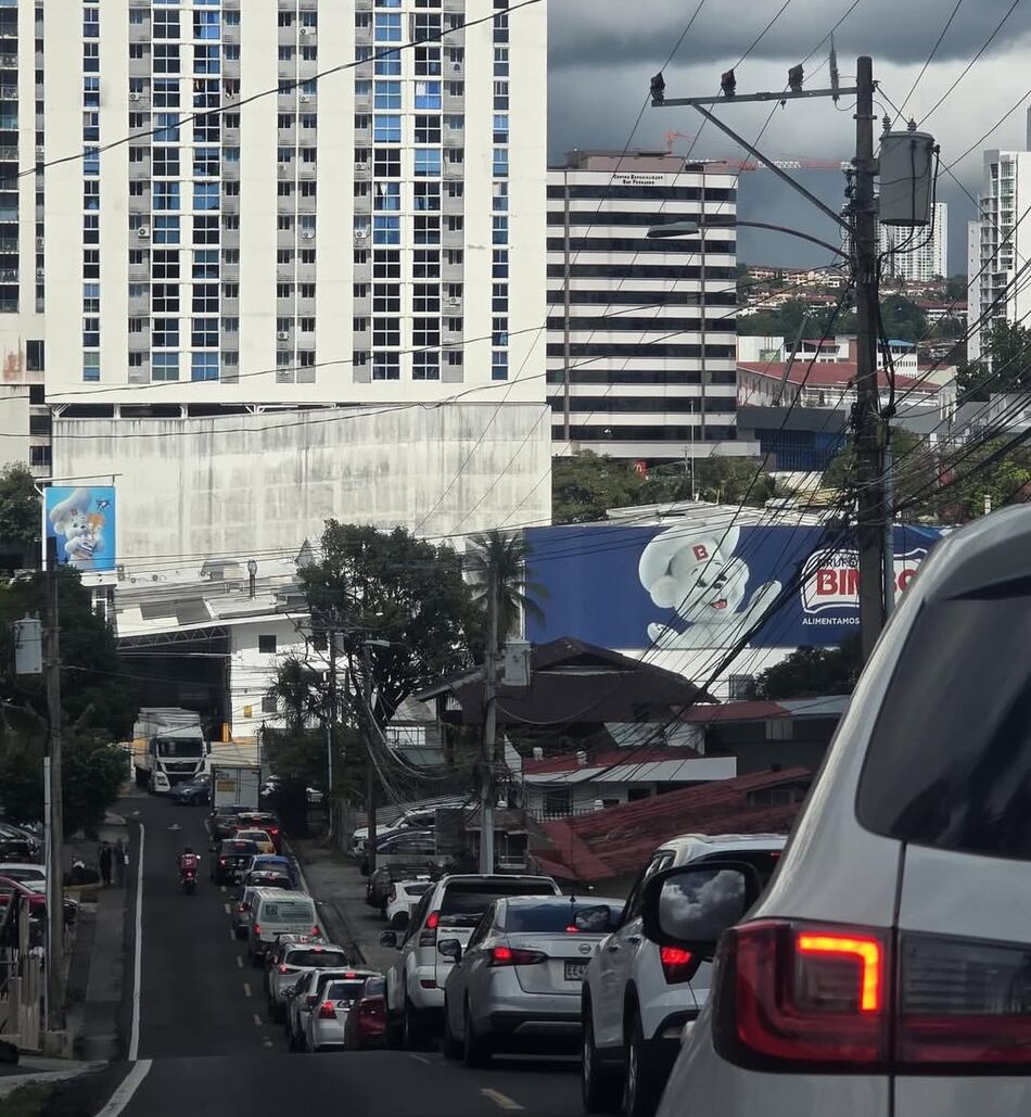 Tráfico colapsó por obras, lluvias y accidentes en principales vías capitalinas