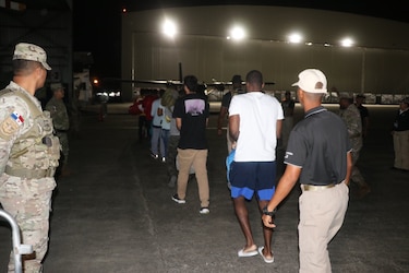 Panamá deporta y expulsa a más de 700 extranjeros en este año 2023