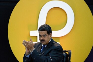 Maduro dice que veto de Trump a su criptomoneda es una 'persecución criminal'
