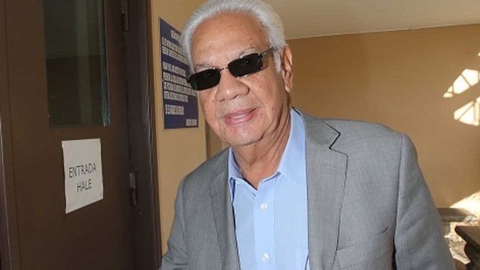 Abogados revisan expediente del expresidente Ricardo Martinelli