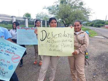 Tonosieños salen a protestar; se oponen a la minería metálica en cerro Quema