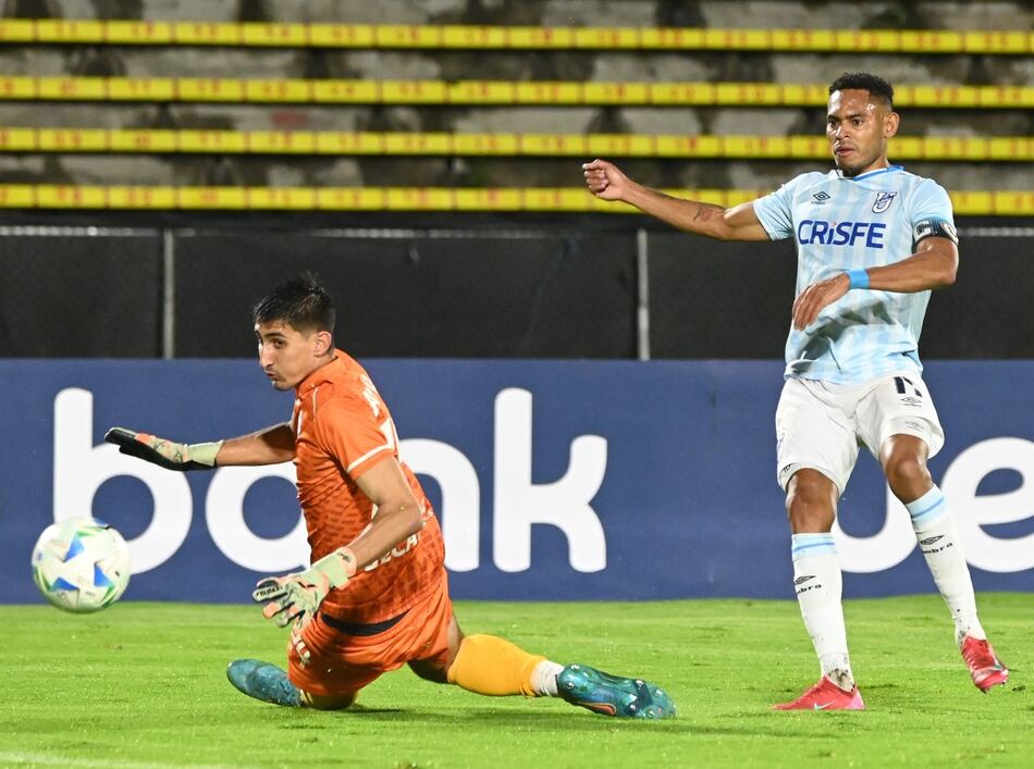 Ismael Díaz rompe redes y marca historia en Ecuador