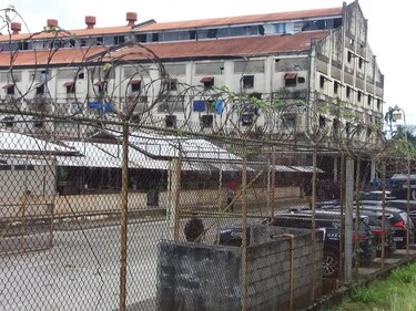 Policía Nacional incauta armas y droga durante requisa en cárcel de Colón