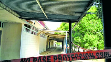 A pedazos se cae el hospital Anita Moreno de La Villa