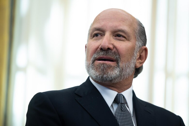 Estados Unidos planea pausar un mes los aranceles a Canadá y México cubiertos por el T-MEC