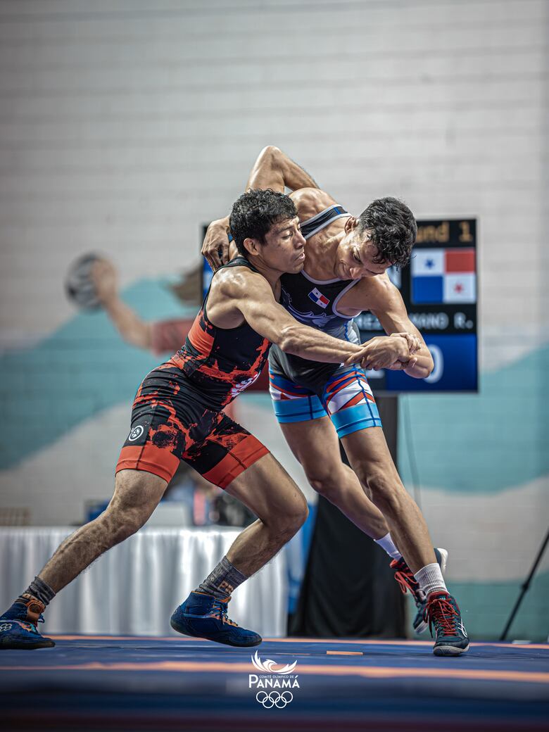 Lucha y karate aportan medallas para Panamá