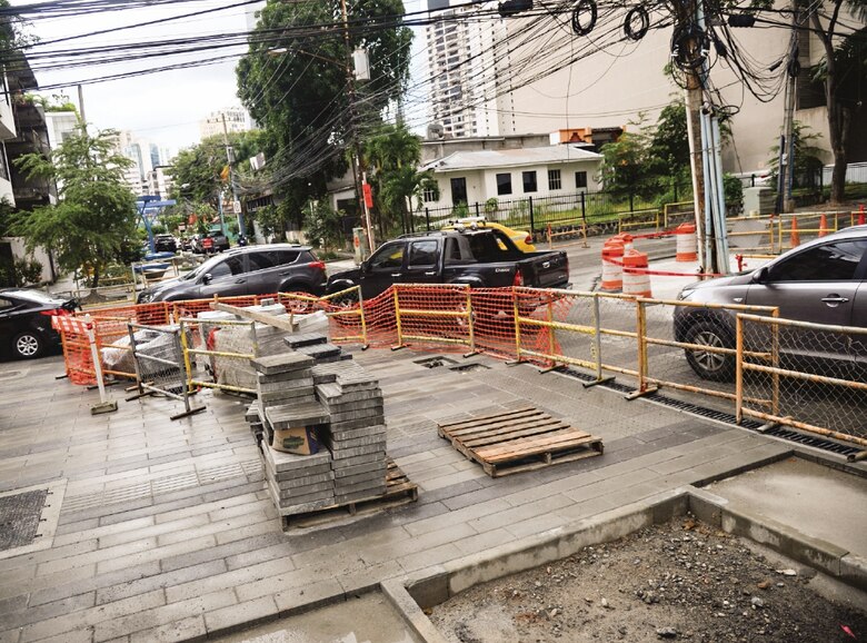 $9.5 millones más costarán los trabajos en calle Uruguay