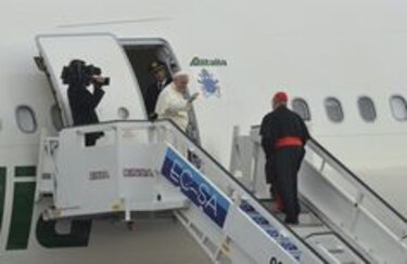 Papa arranca gira por interior de Cuba antes de ir a EU