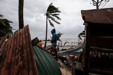 El Salvador: Iota llegó a este país centroamericano y suma una decena de muertos