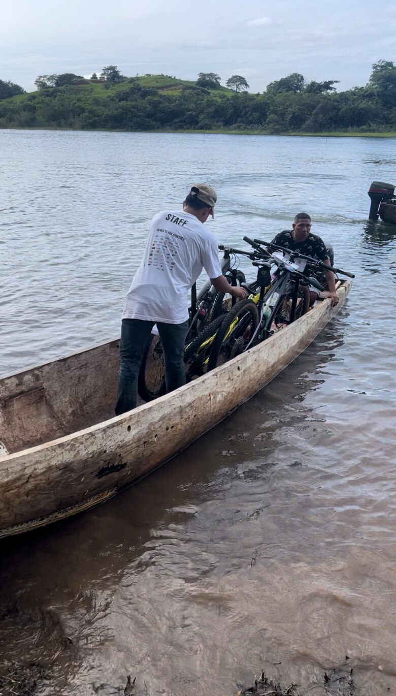 Cruce del Istmo 2024: de un océano a otro sobre dos ruedas