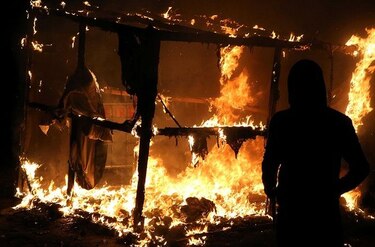 Comienza demolición del mayor campamento de migrantes en Francia