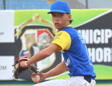 Herrera y Panamá Este van por el campeonato del categoría Intermedio