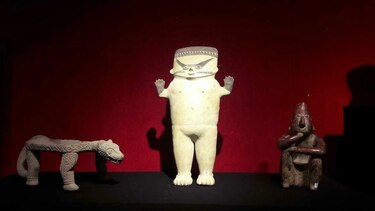 México pide anular dos subastas de arte prehispánico en París