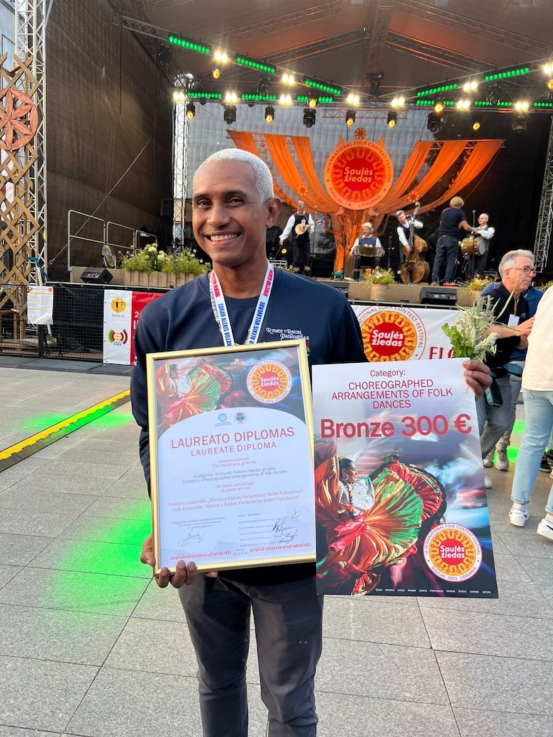 Ballet panameño obtiene el tercer lugar en la categoría mejor coreografía folclórica en Lituania