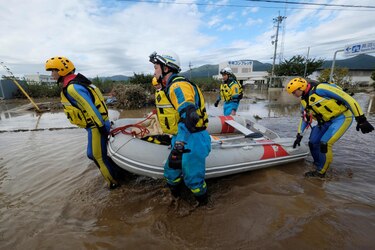 Al menos 56 muertos en Japón por el tifón, donde se prevén más lluvias