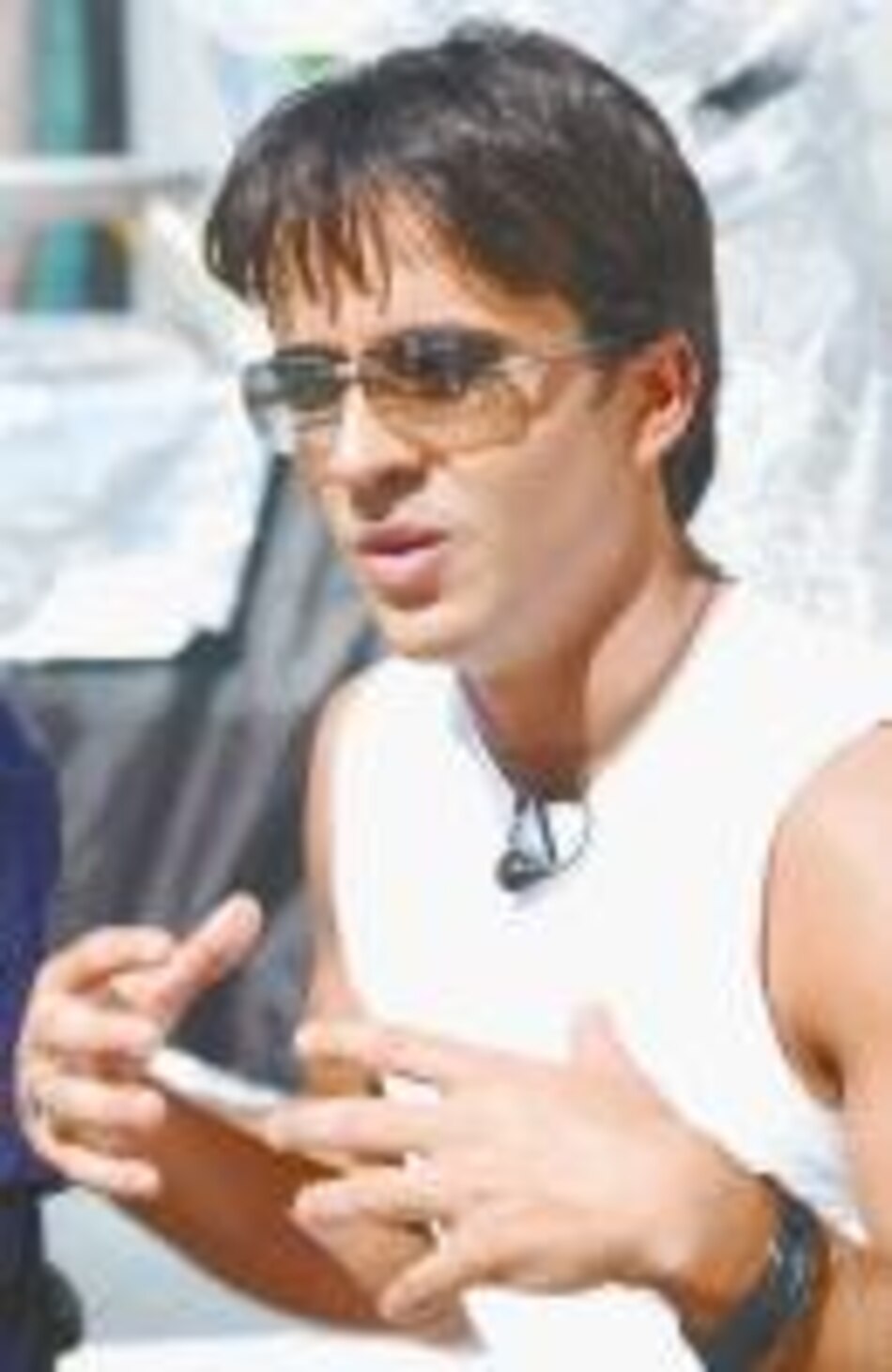 Luis Fonsi está fuera de control