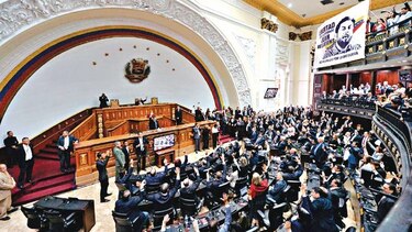 Parlamento venezolano declara ilegítimo el nuevo mandato de Nicolás Maduro