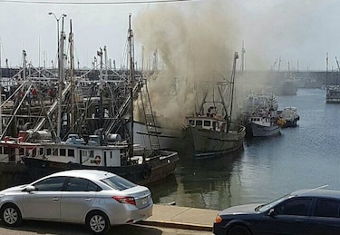 Se incendia barco pesquero en el puerto de Vacamonte, Panamá Oeste