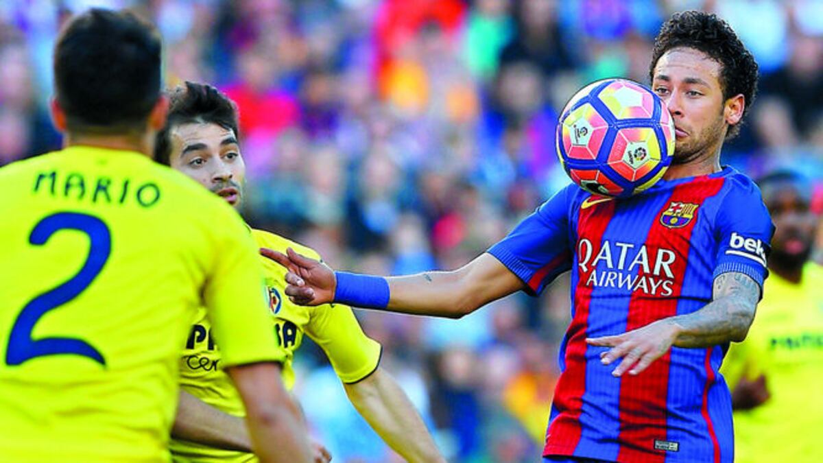 El delantero brasileño Neymar marcó el primero para el Barcelona.