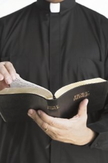 ‘Sacerdote’ y ‘religioso’ no son sinónimos