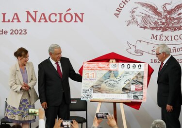 López Obrador celebra 200 años del Archivo General con la promesa de abrir los documentos
