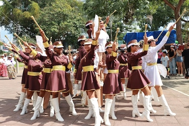 Bandas participan de acto de cierre del mes de las efemérides patrias 2024