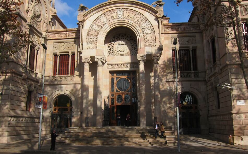 Una mujer acusada en España de cortar el pene a su expareja acepta siete años de cárcel