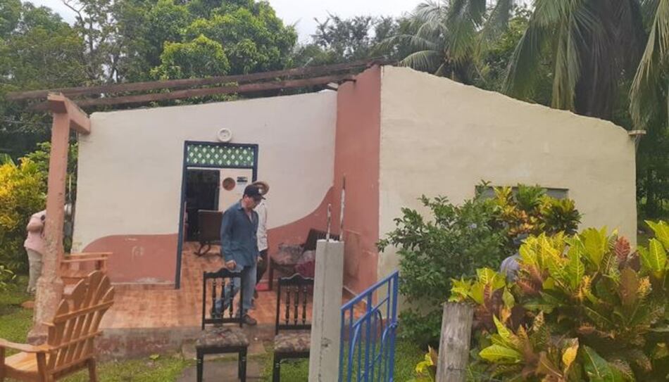 Vientos ocasionan desprendimiento de techos y caída de árboles en Llano Grande de Ocú