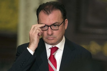 México califica muro fronterizo de Estados Unidos como un acto hostil