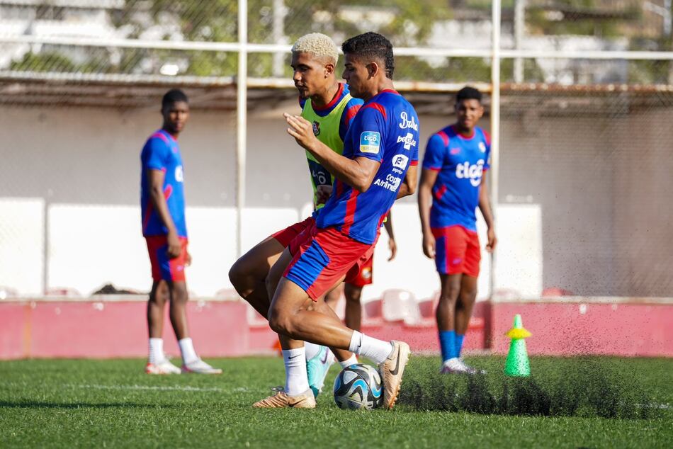 La Roja quiere dos victorias en Asunción