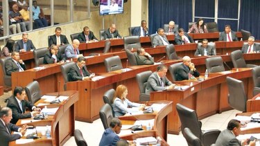 Diputados gastan 239 mil 663 dólares en viajes al exterior