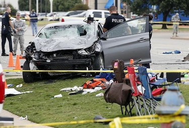 Mujer arrolla a personas en Oklahoma; hay tres muertos